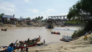 Penyaluran bantuan untuk korban banjir Sumatra